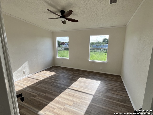 Image 14 of 17 For 21016 Escondido
