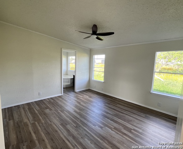 Image 15 of 17 For 21016 Escondido