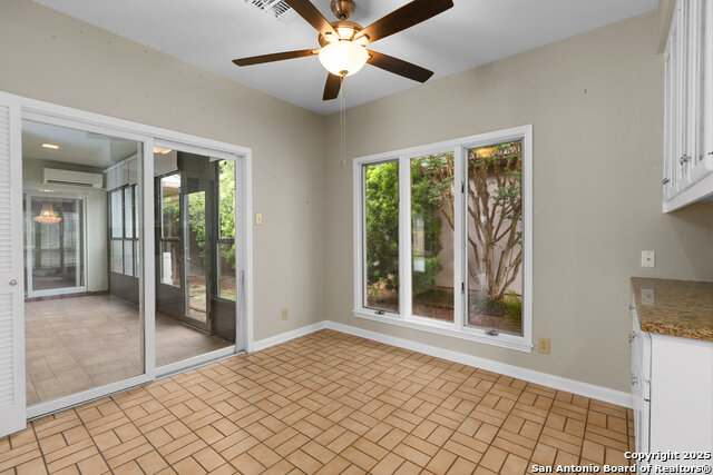 Image 10 of 39 For 1 Kensington Ct