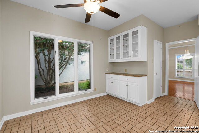 Image 11 of 39 For 1 Kensington Ct