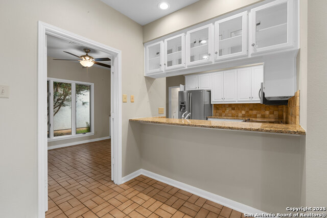 Image 12 of 39 For 1 Kensington Ct