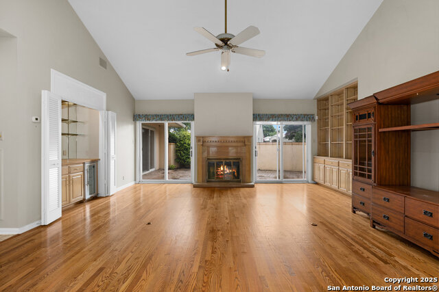 Image 18 of 39 For 1 Kensington Ct