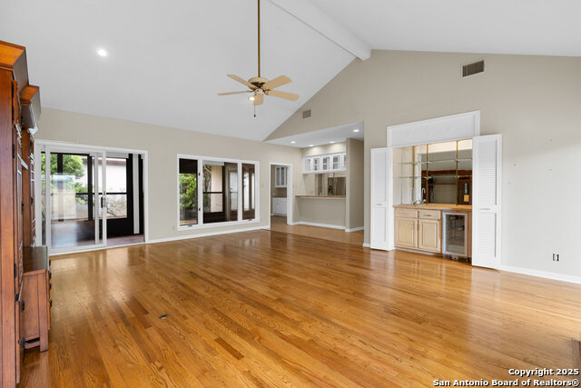 Image 19 of 39 For 1 Kensington Ct