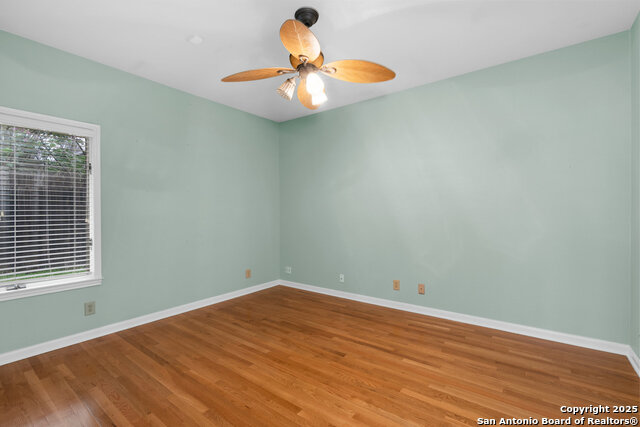 Image 32 of 39 For 1 Kensington Ct