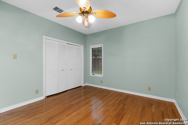 Image 33 of 39 For 1 Kensington Ct