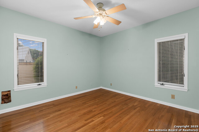 Image 36 of 39 For 1 Kensington Ct