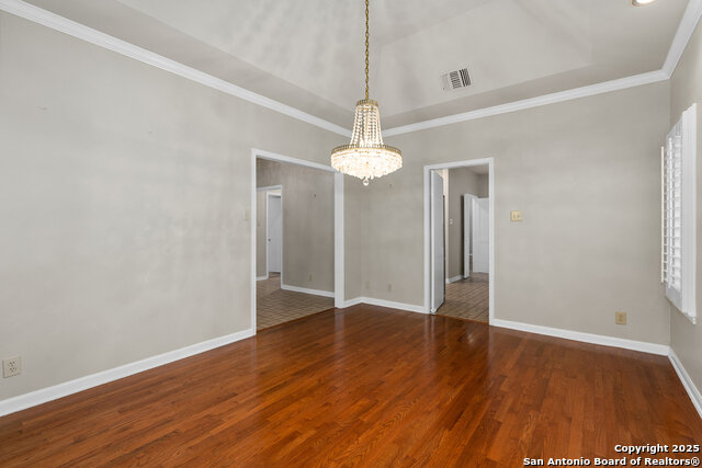 Image 6 of 39 For 1 Kensington Ct