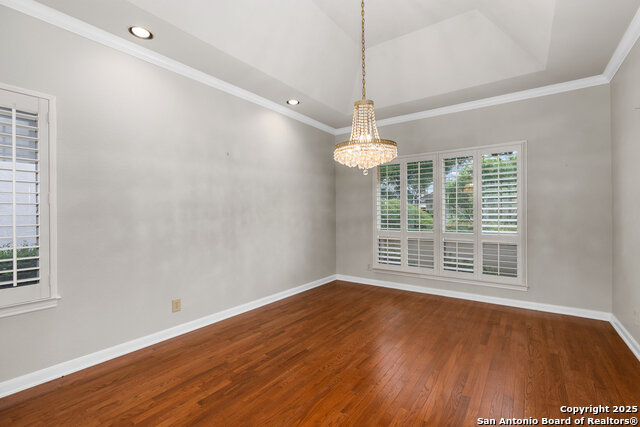 Image 7 of 39 For 1 Kensington Ct