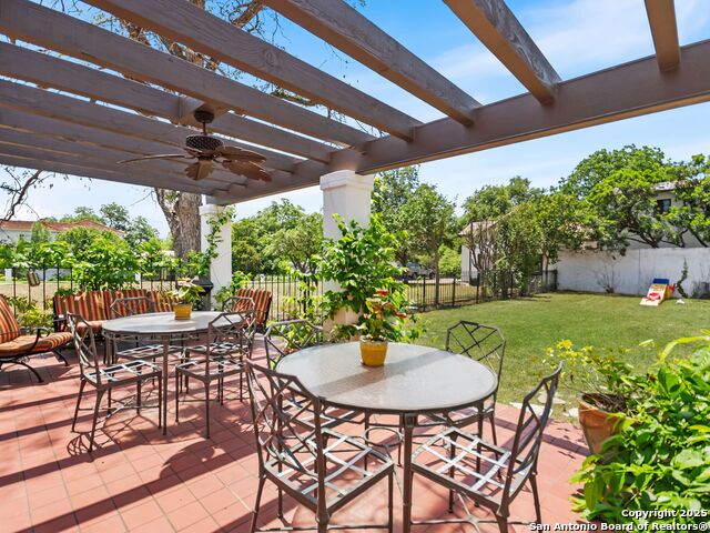 Listing photo id 19 for 204 Zambrano
