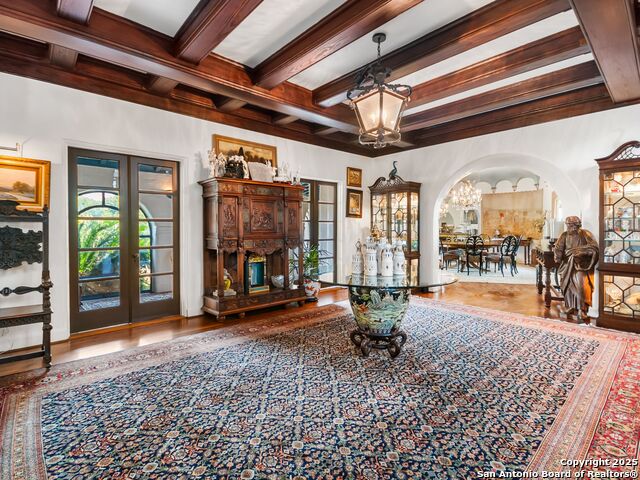Listing photo id 27 for 204 Zambrano