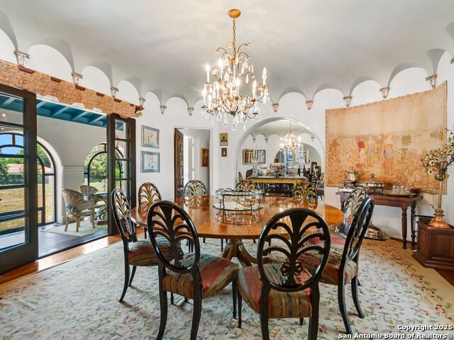 Listing photo id 33 for 204 Zambrano