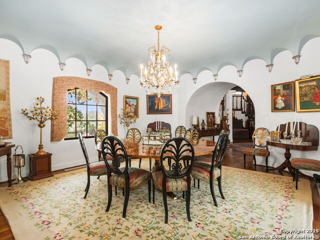 Listing photo id 34 for 204 Zambrano