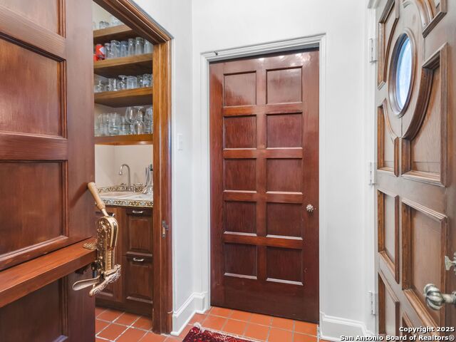 Listing photo id 36 for 204 Zambrano