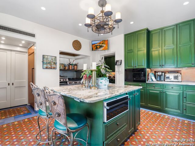 Listing photo id 42 for 204 Zambrano