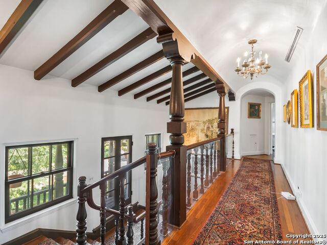 Listing photo id 44 for 204 Zambrano