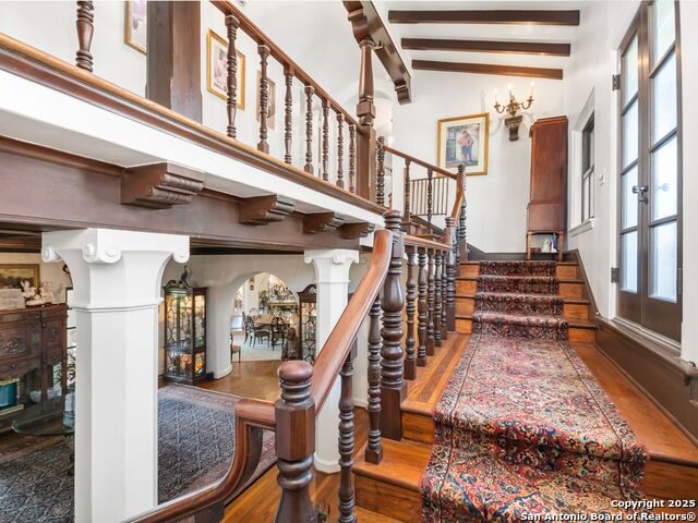 Listing photo id 45 for 204 Zambrano