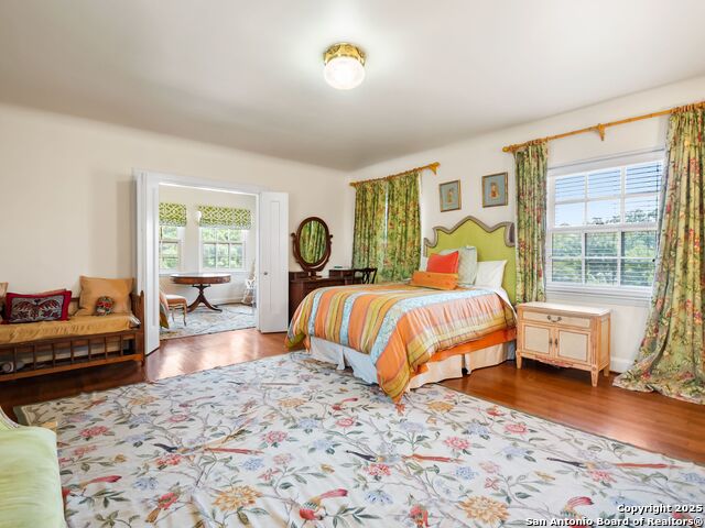 Listing photo id 51 for 204 Zambrano