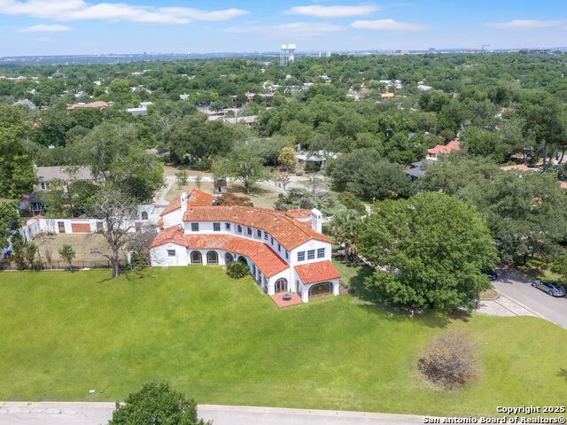 Listing photo id 56 for 204 Zambrano