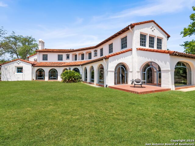 Listing photo id 7 for 204 Zambrano