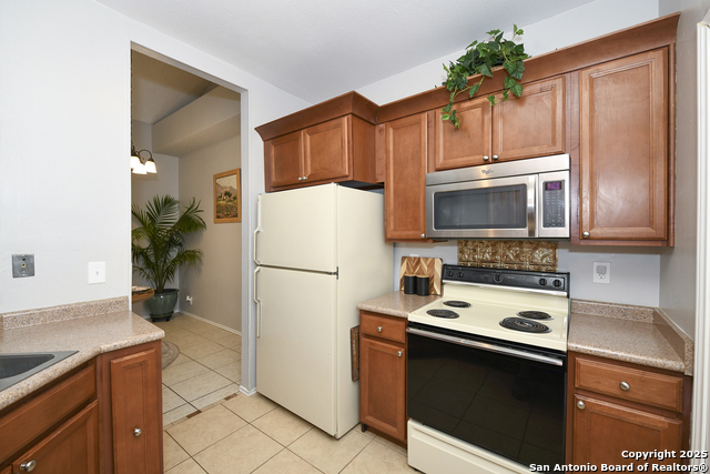 Image 7 of 15 For 9536 Dover Rdg W