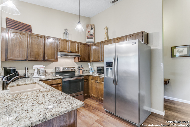 Listing photo id 8 for 1406 Aylsbury