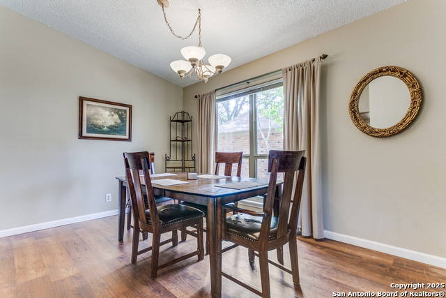 Listing photo id 11 for 1406 Aylsbury