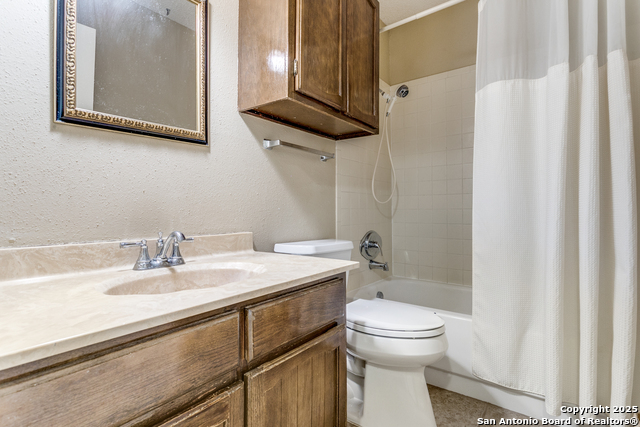 Listing photo id 17 for 1406 Aylsbury