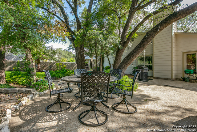 Listing photo id 22 for 1406 Aylsbury