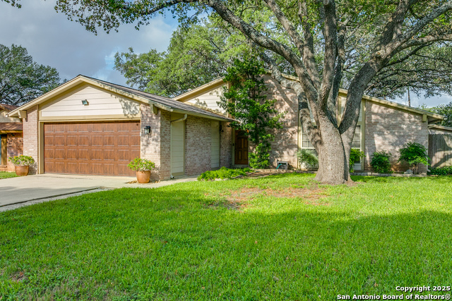Listing photo id 2 for 1406 Aylsbury