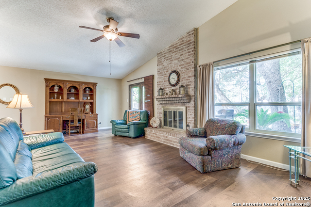Listing photo id 7 for 1406 Aylsbury