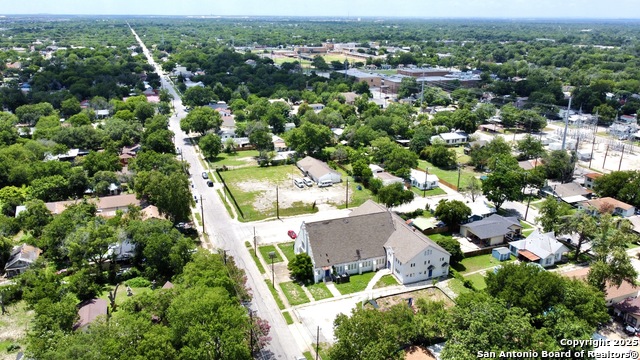 Listing photo id 3 for 507 Mayfield