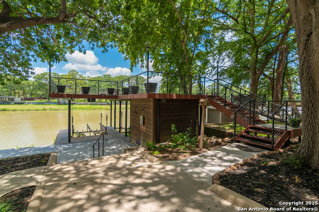 Image 43 of 48 For 240 Lake Ridge