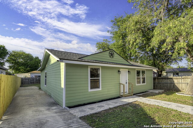 Image 15 of 17 For 5311 El Paso St