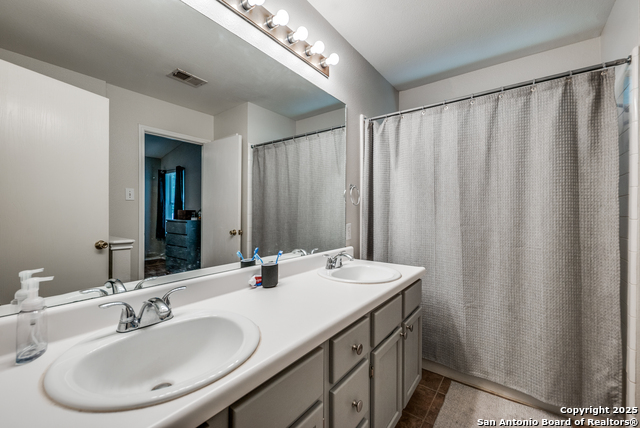 Listing photo id 10 for 9406 Gillcross
