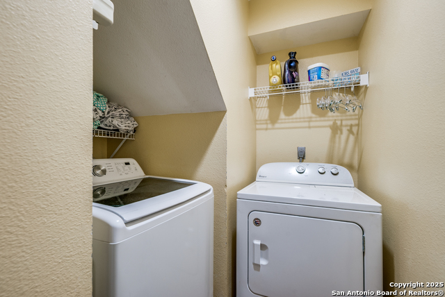 Listing photo id 20 for 9406 Gillcross