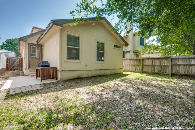 Listing photo id 21 for 9406 Gillcross