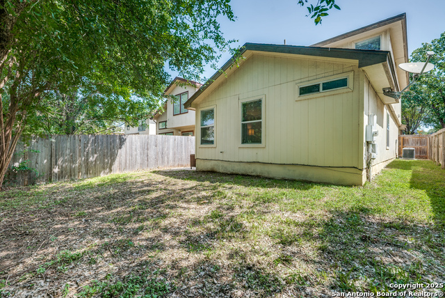 Listing photo id 23 for 9406 Gillcross