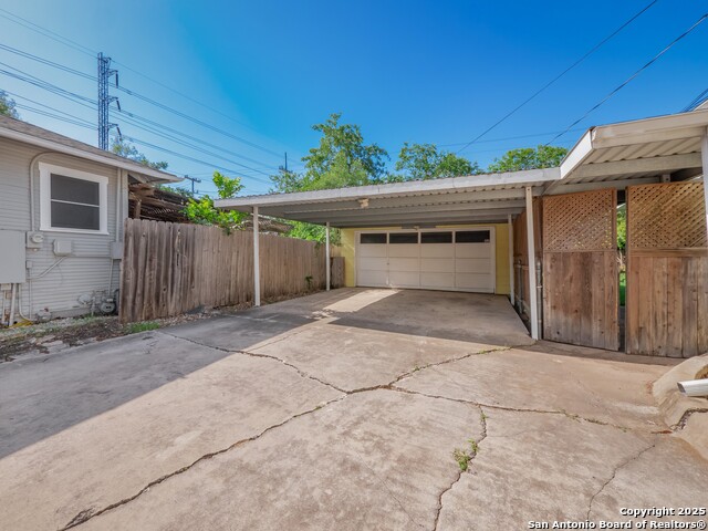 Image 42 of 46 For 110 W. Hermine Blvd