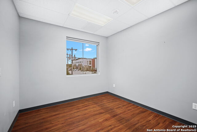 Listing photo id 16 for 2 Spurs Ln  