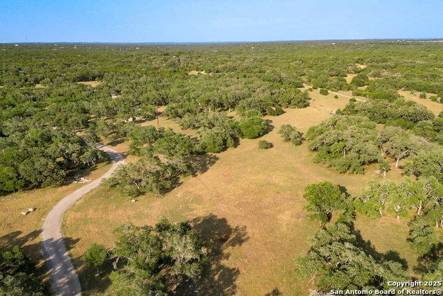 Listing photo id 13 for 3111 Hugo Rd