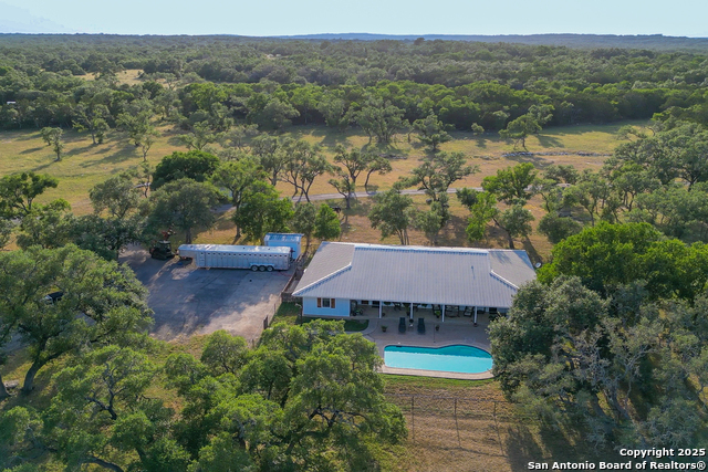 Listing photo id 16 for 3111 Hugo Rd