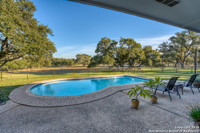 Listing photo id 28 for 3111 Hugo Rd