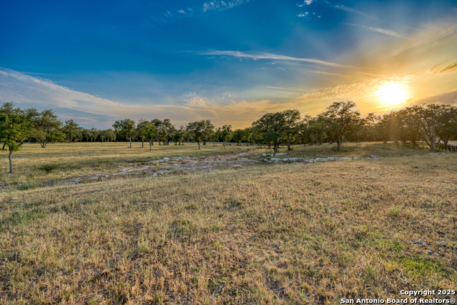 Listing photo id 5 for 3111 Hugo Rd