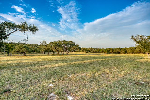 Listing photo id 6 for 3111 Hugo Rd