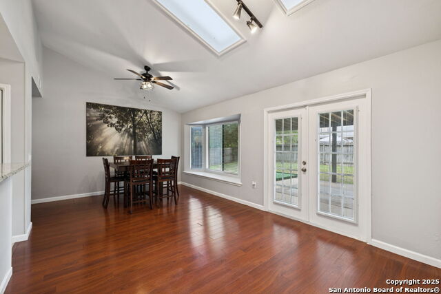 Listing photo id 9 for 9355 Greens Pt.