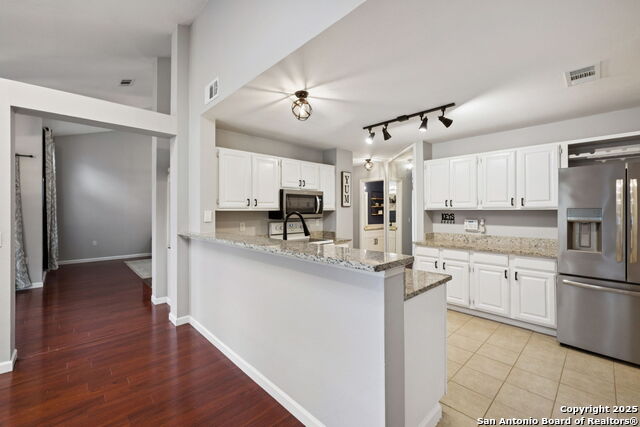 Listing photo id 10 for 9355 Greens Pt.