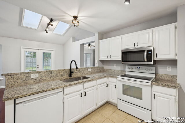 Listing photo id 12 for 9355 Greens Pt.