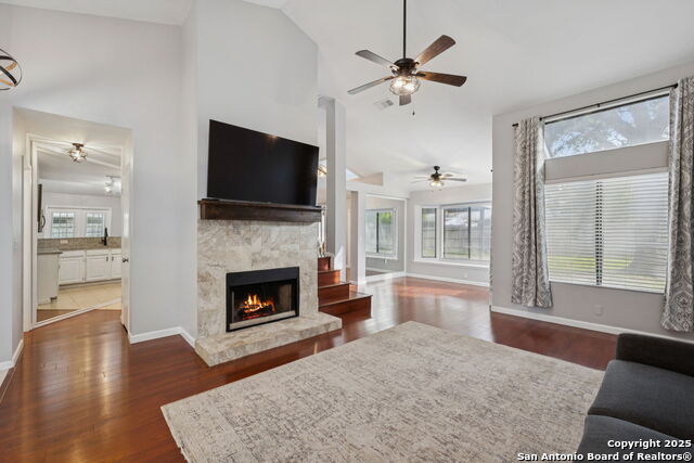 Listing photo id 2 for 9355 Greens Pt.