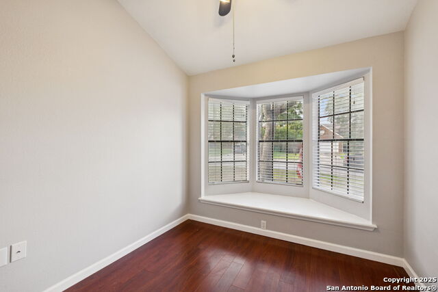 Listing photo id 4 for 9355 Greens Pt.