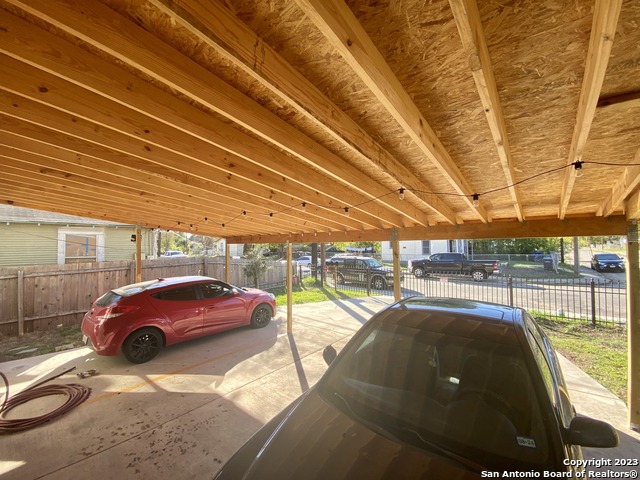 Image 11 of 17 For 1522 Elmendorf St S 101